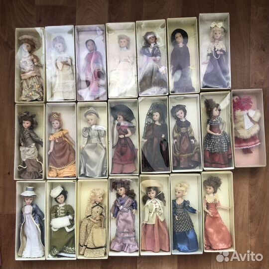 Коллекция фарфоровых кукол