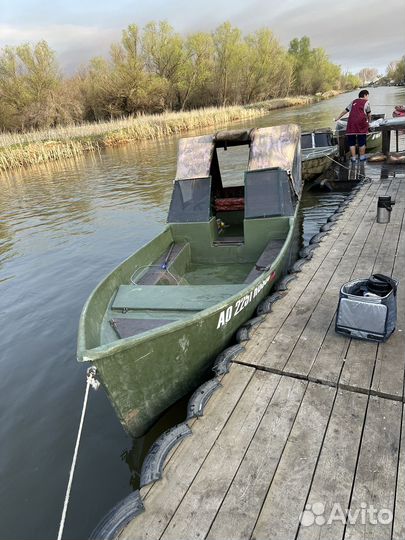 Лодка с мотором