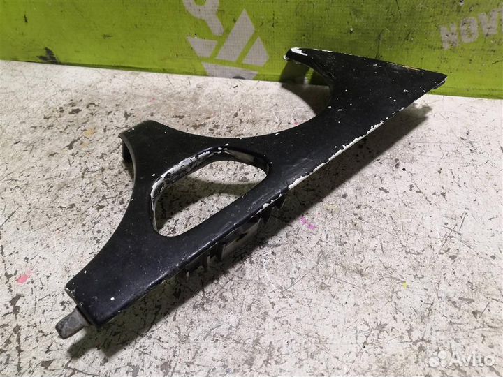 Планка под фару правая Мерседес Бенз 210 Е-класс