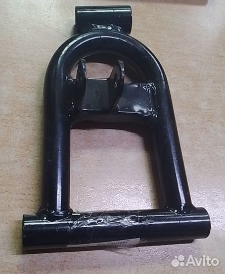 Рычаг нижний левый для квадроцикла Рысь