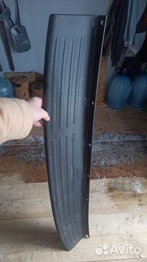 Накладка на задний бампер Ford Explorer IV