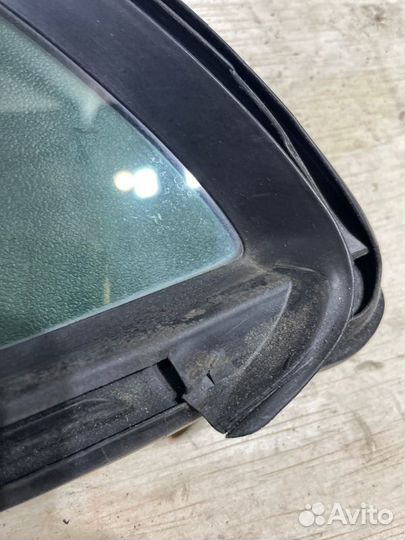 Форточка двери задняя левая Mercedes-Benz E-Class