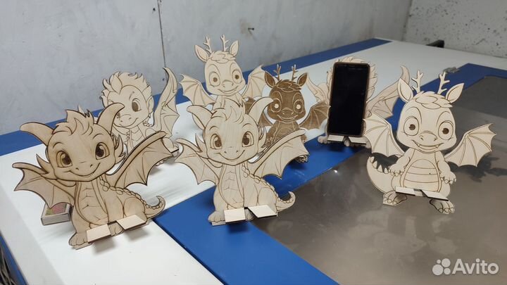 Подставка для телефона из дерева