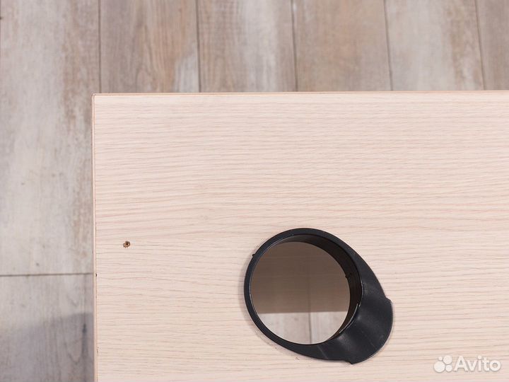 Угловой стол для персонала