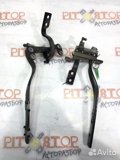 Петли багажника VW Touareg GP (7LA,7L6,7L7) 2002