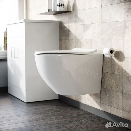 Инсталляция Grohe и унитаз с гигиеническим душем