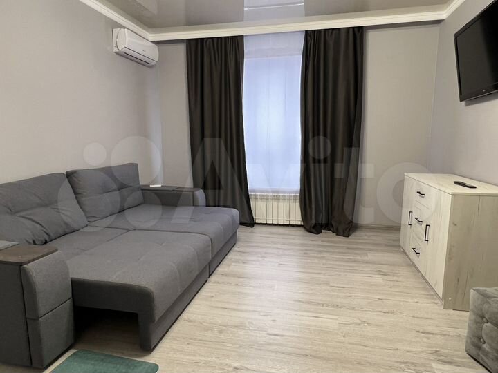 2-к. квартира, 60 м², 1/18 эт.