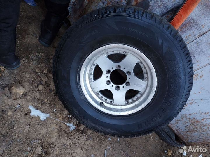 Bridgestone Blizzak DM-Z3 R16 23E