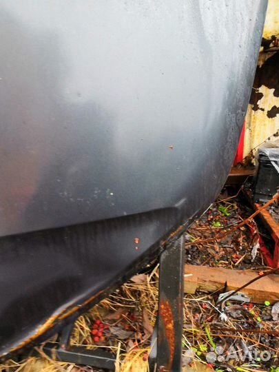 Капот от Лада Гранта 2018 год с дефектом