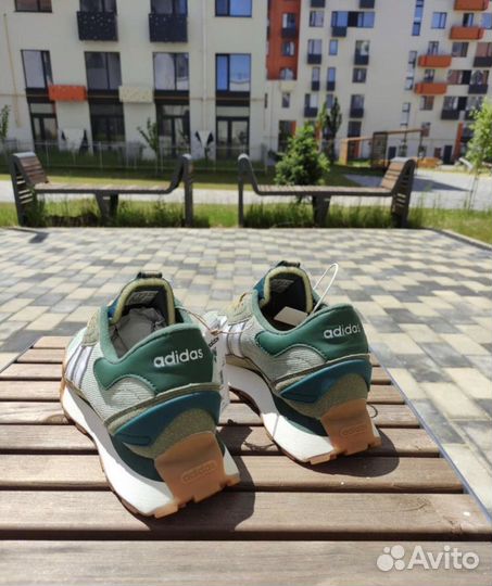 Кроссовки Adidas Futro Neo