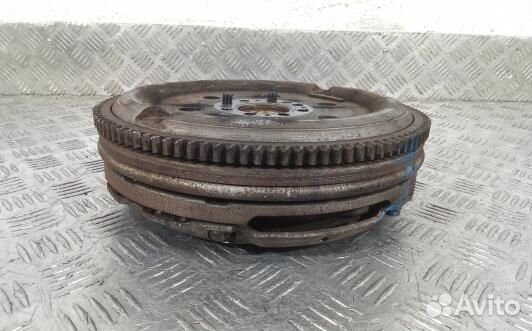 Маховик демпферный дизельный KIA carens 3 (ZML15A4