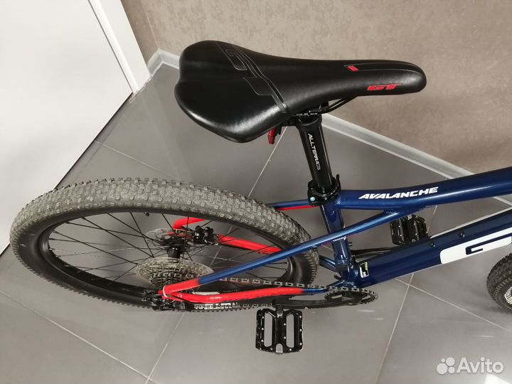 Велосипед GT avalanche 27.5