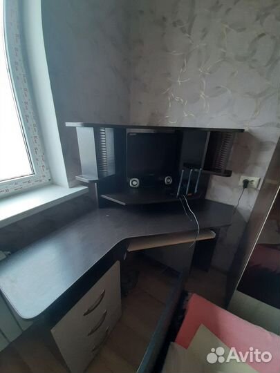 Стол компьютерный