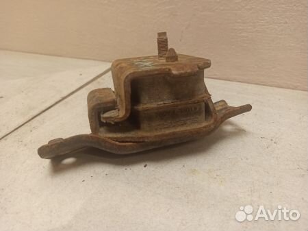 Опора двигателя Субару