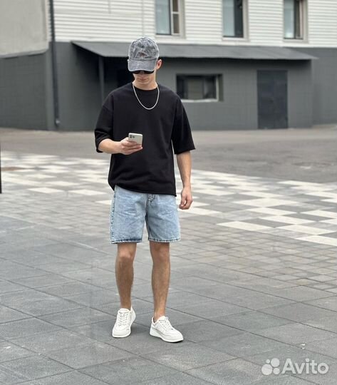 Модель для рекламы одежды