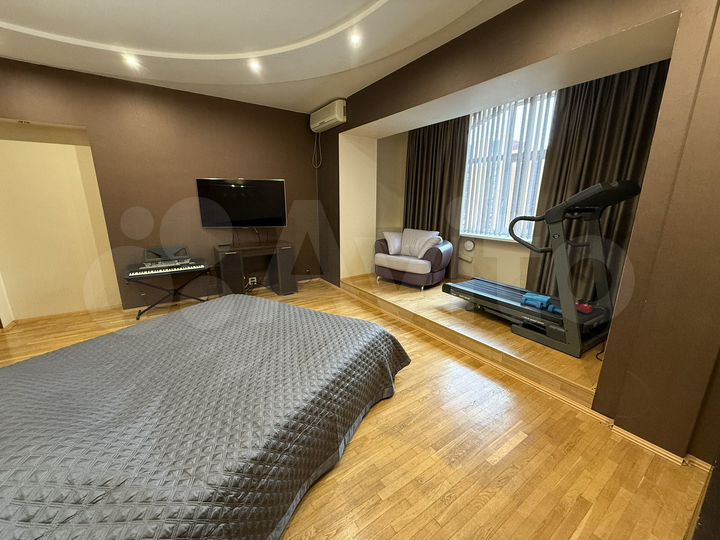 4-к. квартира, 160 м², 3/5 эт.