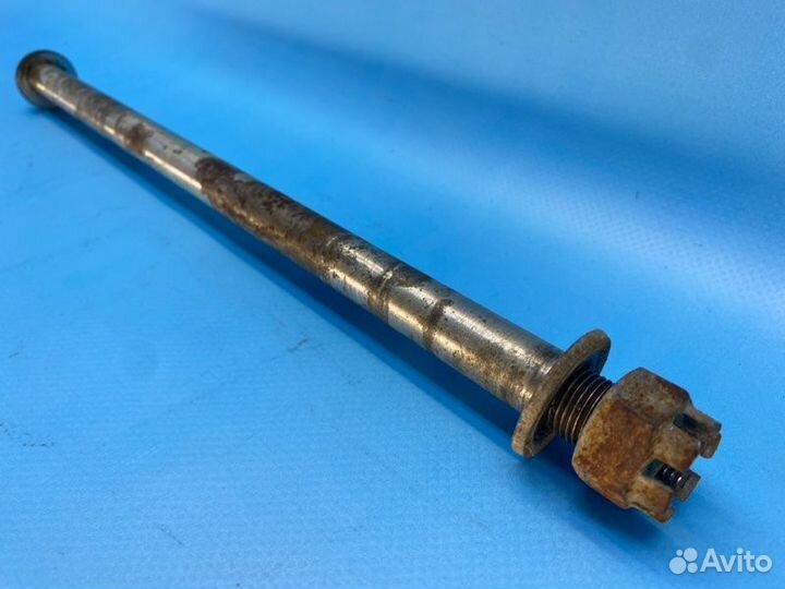 Ось заднего колеса задний Kawasaki Zzr400