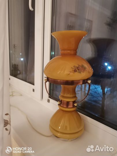 Лампа настольная