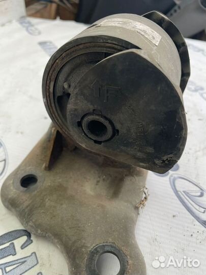 Опора кпп Mitsubishi Outlander 1 верхняя левая