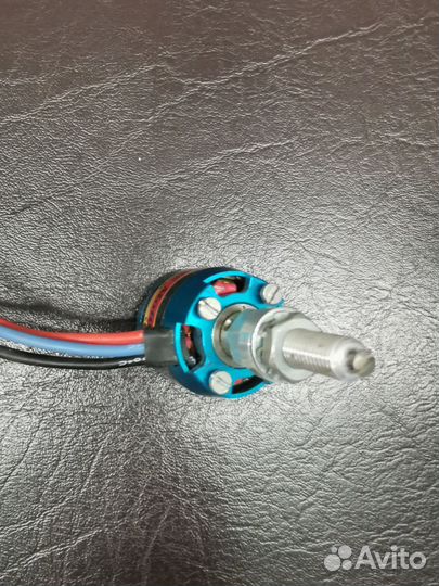 Электро мотор винта самолета