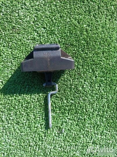 Замок багажника Renault Logan 2017