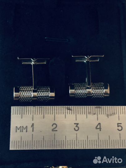 Запонки мужские новые Pierre Cardin