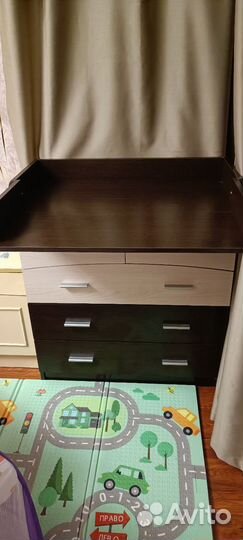 Детская кроватка и пеленальный комод