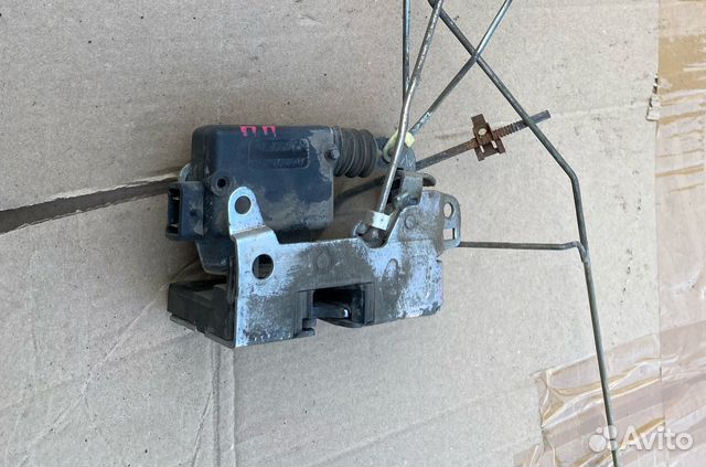 Замок передний правый Renault Logan