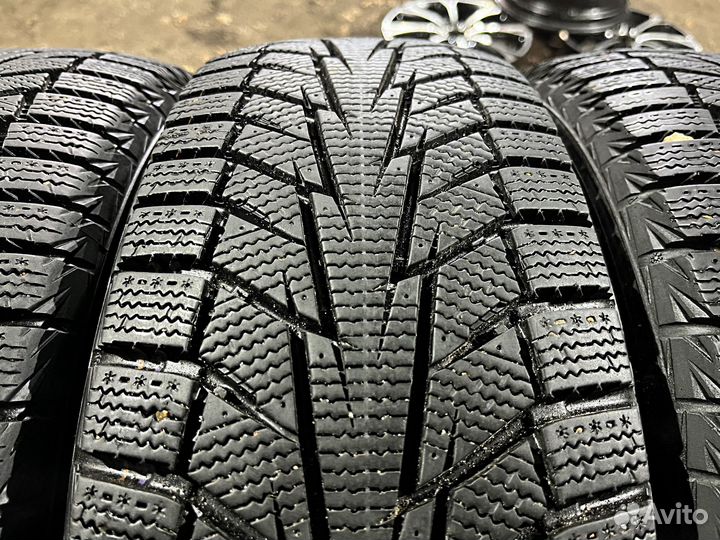 Hankook Winter I'Cept iZ 2 W616 185/60 R15 88T
