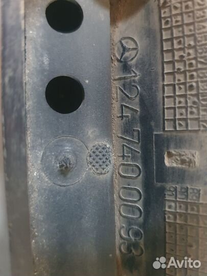 Накладка крышки багажника Mercedes 1247400093