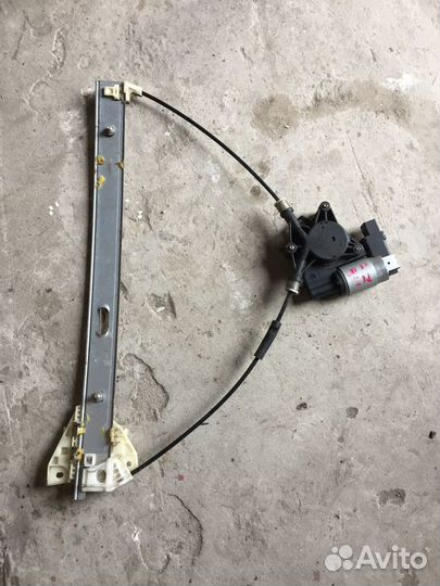 Мазда 3 вк.стеклоподъемник передний правый