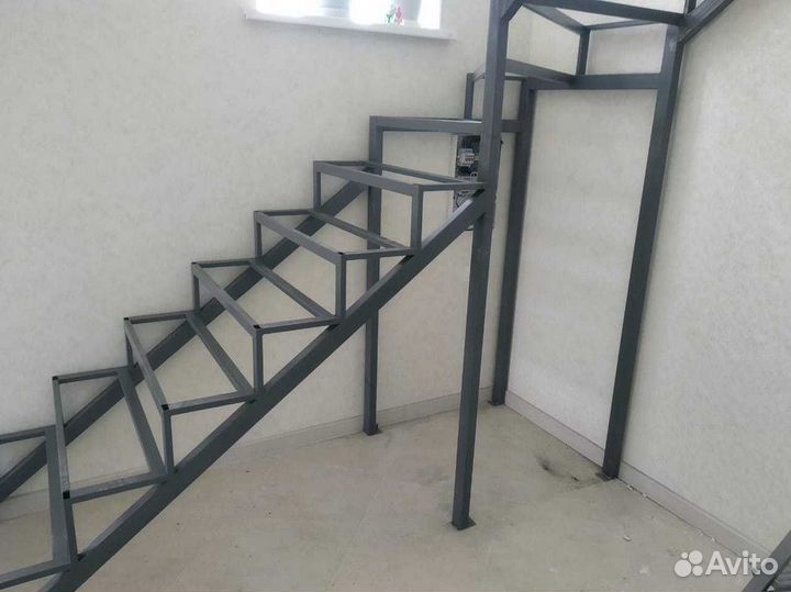Лестница из металла