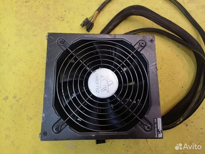 Блок питания для компьютера 700w