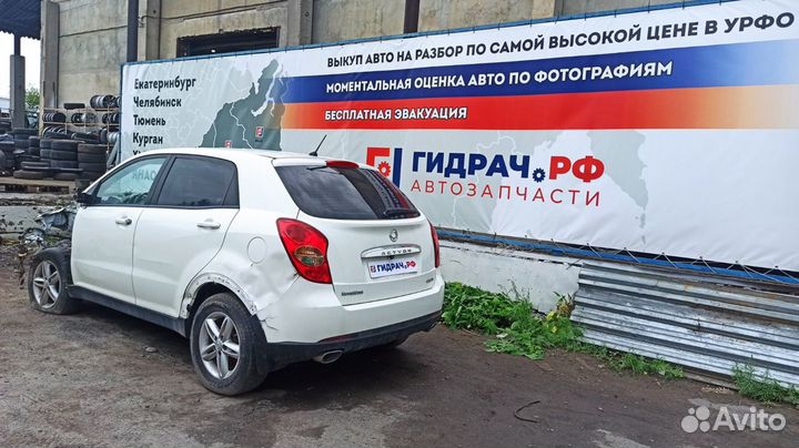 Накладка декоративная левая Ssang Yong Actyon New