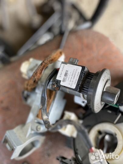 Nissan прессаж TU31 замок зажигания