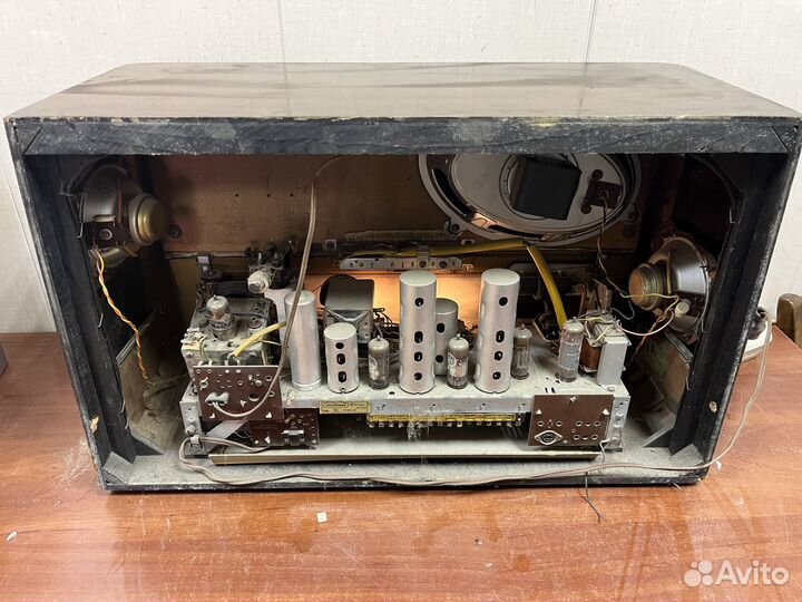 Ламповый приёмник Carmen. 196