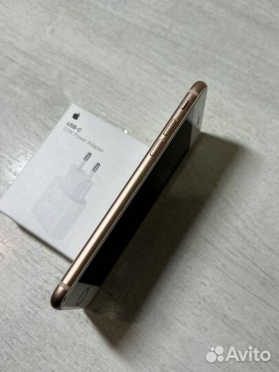 iPhone 8, 64 ГБ