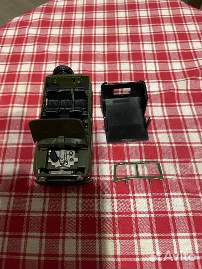 Модель УАЗ-469 масштаб 1:43