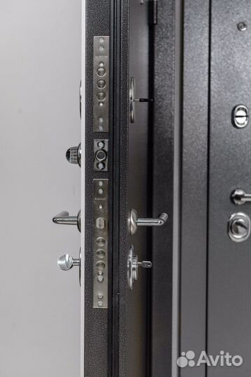 Дверь входная трехконтурная faraon