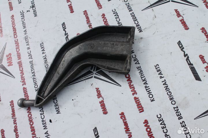 Кронштейн насоса гур W211 OM646 Mercedes