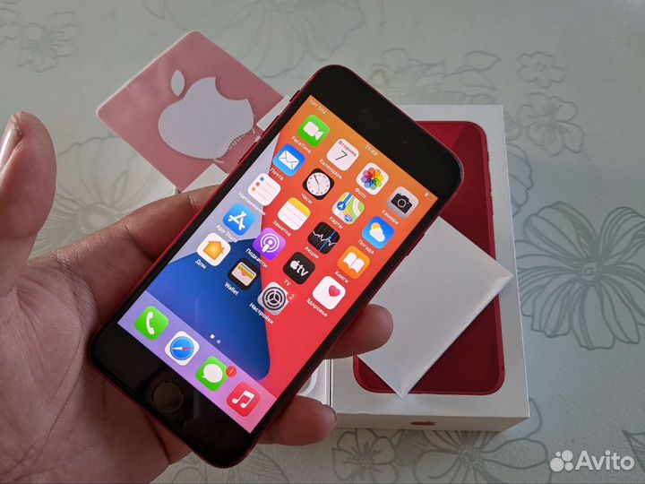 Телефон iPhone 8 64гб