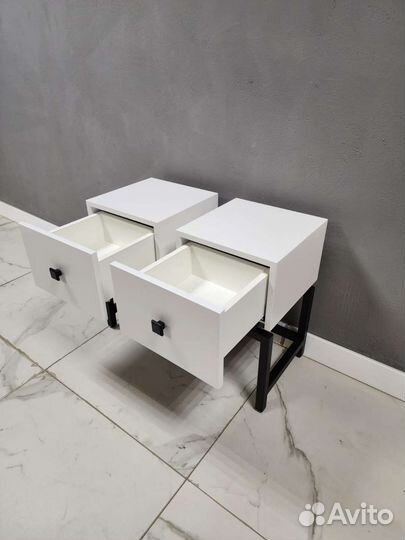 Тумба прикроватная