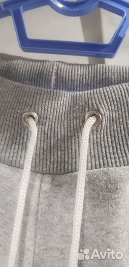 Спортивный костюм серый