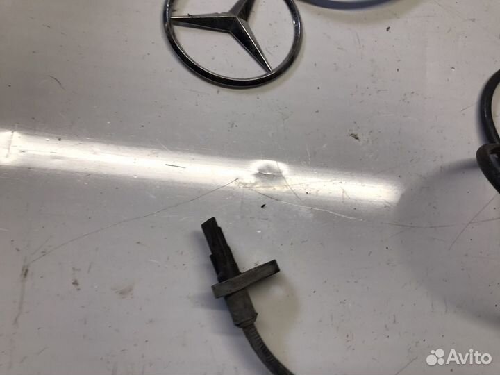 Датчик абс датчик колодок Мерседес w212