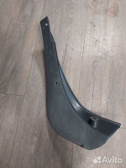 Брызговик задний правый Nissan Qashqai