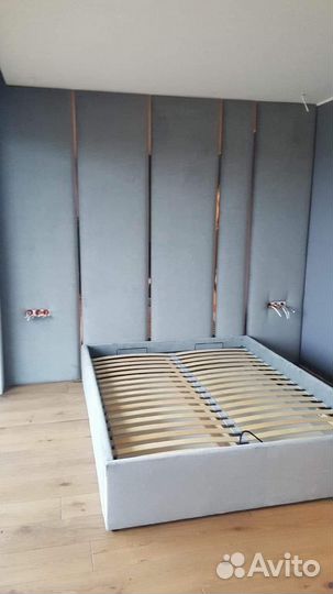 Кровать с мягким изголовьем