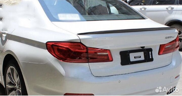 Лип спойлер на крышку багажника заднее стекло