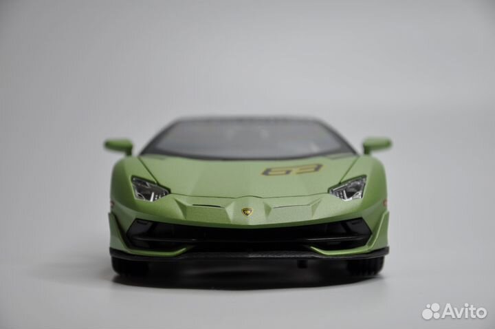 Модель автомобиля Lamborghini Aventador SVJ металл
