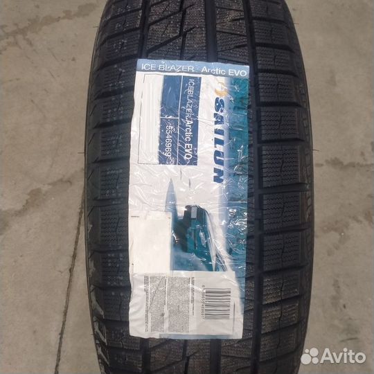 Sailun Ice Blazer Arctic EVO 235/60 R19 107