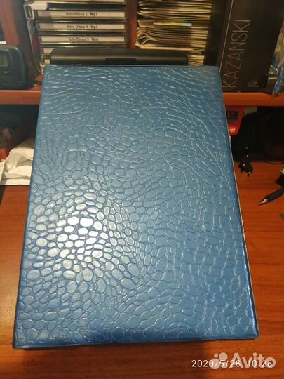 Кляссер с коллекцией марок